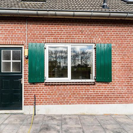 Spacious Farmhouse In Silvolde With Garden エクステリア 写真