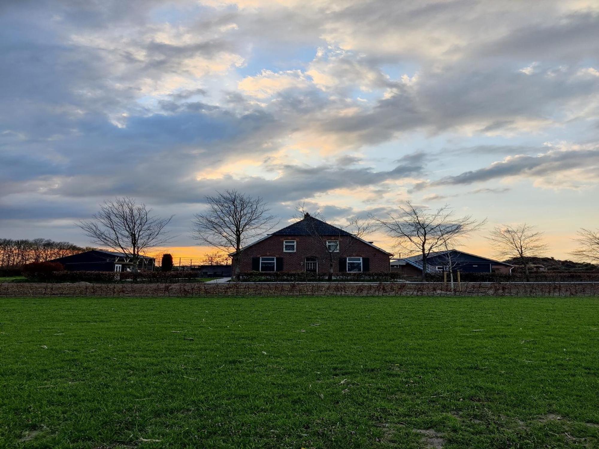 Spacious Farmhouse In Silvolde With Garden エクステリア 写真