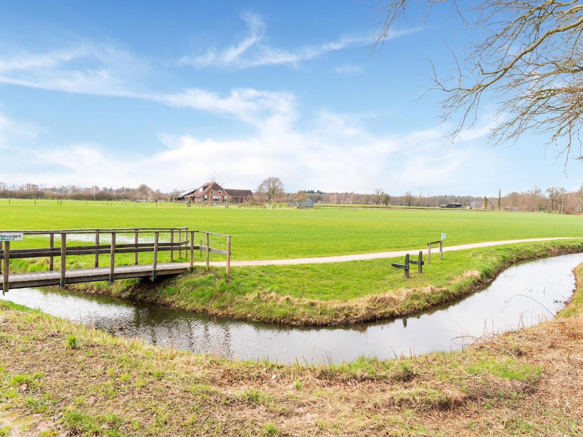 Spacious Farmhouse In Silvolde With Garden エクステリア 写真