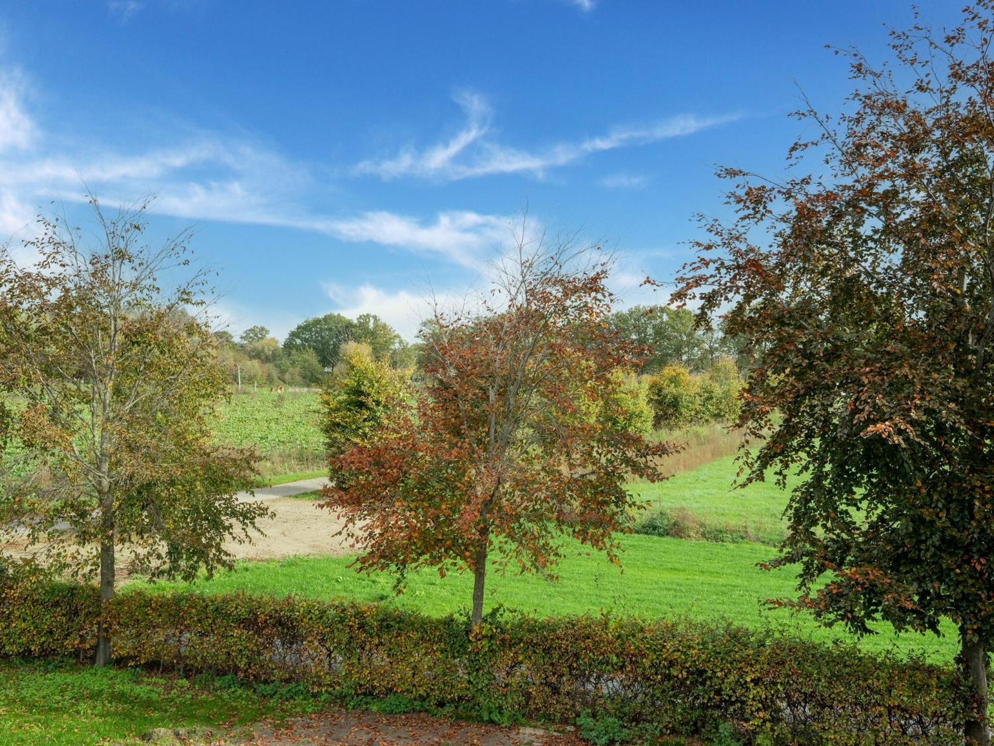 Spacious Farmhouse In Silvolde With Garden エクステリア 写真